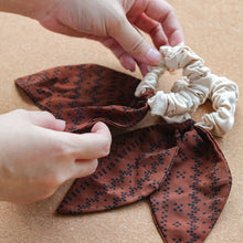 Load image into Gallery viewer, Scrunchie w/ Long Printed Fabric Ribbon Set - Common Room PH