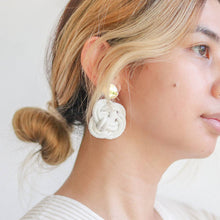 Load image into Gallery viewer, Statement Wire Earrings: Cai 4.0 - Common Room PH