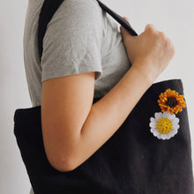 Load image into Gallery viewer, Felt Flower Pins - Common Room PH