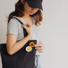 Load image into Gallery viewer, Felt Flower Pins - Common Room PH