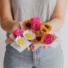 Load image into Gallery viewer, Felt Flower Pins - Common Room PH