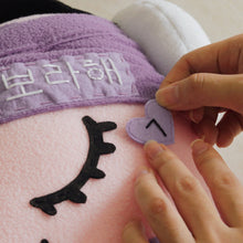 Load image into Gallery viewer, Felt Pins: K-pop DIY - Common Room PH