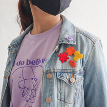 Load image into Gallery viewer, Felt Pins: K-pop - Common Room PH